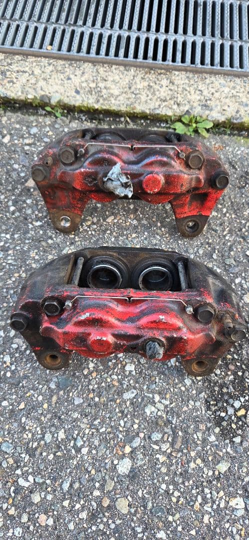 スバル　フロント 4POT ブレーキキャリパー　エクシーガ　レガシィ流用に22B