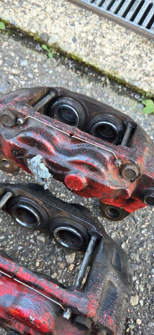 スバル　フロント 4POT ブレーキキャリパー　エクシーガ　レガシィ流用に22B