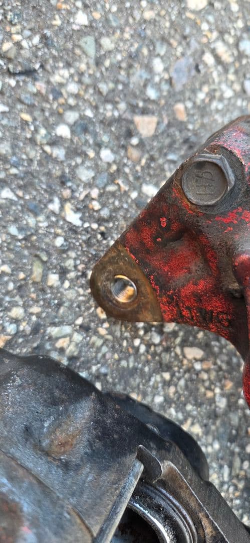 スバル　フロント 4POT ブレーキキャリパー　エクシーガ　レガシィ流用に22B