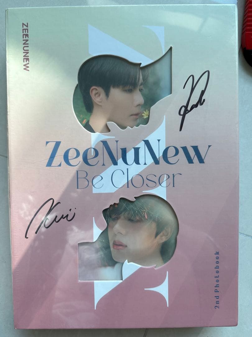 ZeeNuNew Be Closer サイン入りフォトブック