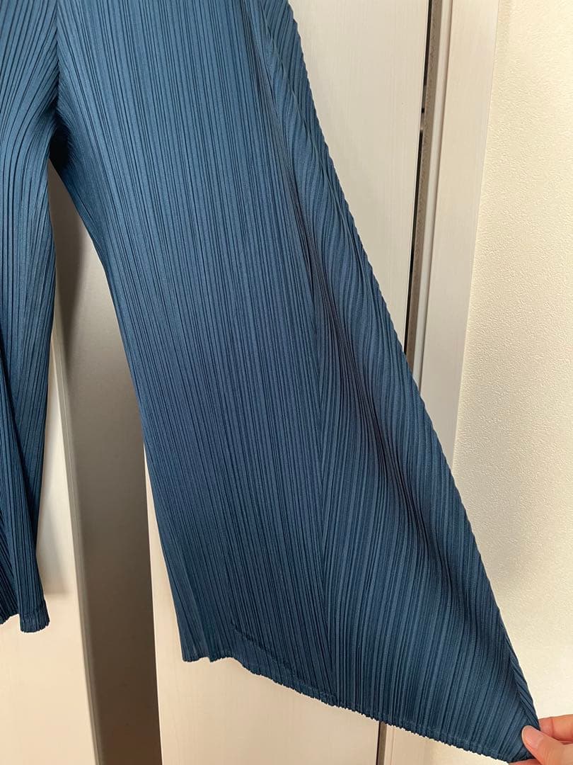 pleats please ブルー　ワイドパンツ
