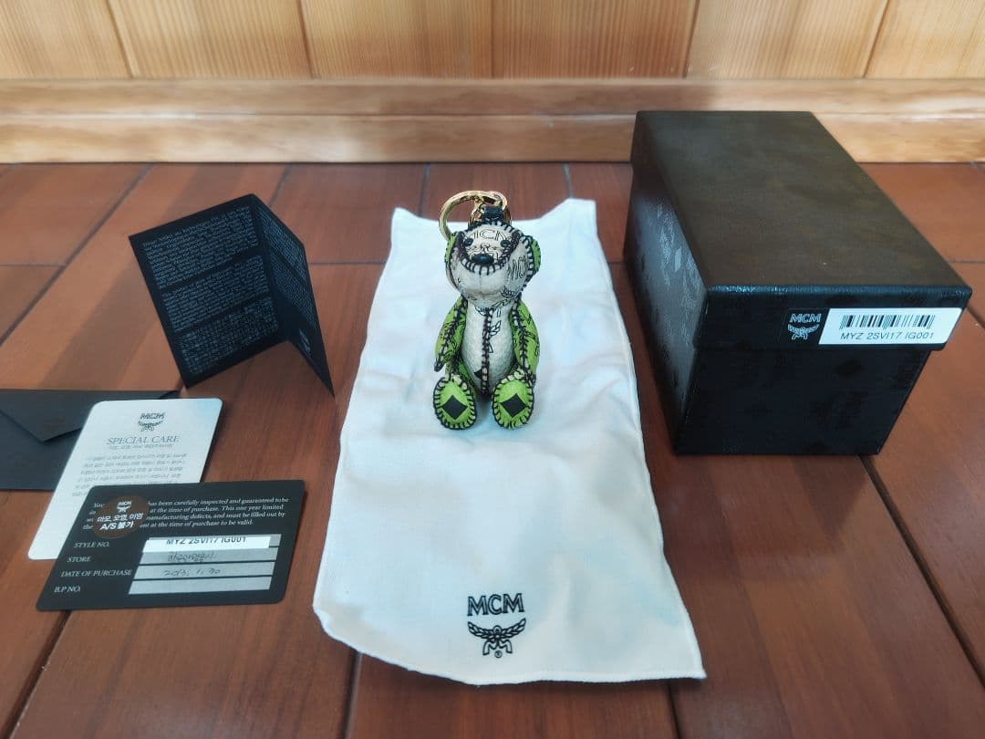 MCM チャーム　レア