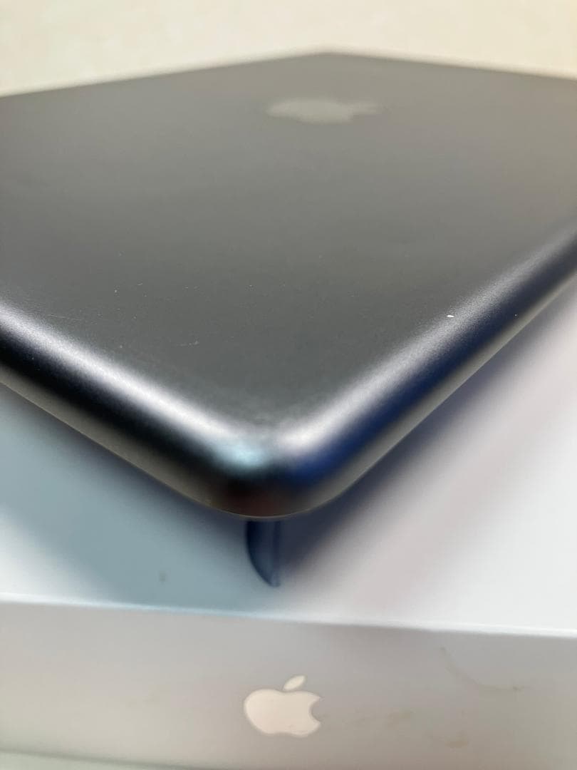 iPad 7世代　32GB グレー　セルラー カバーガラス付