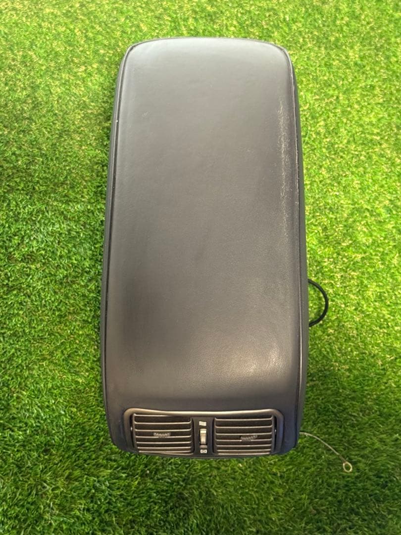 トヨタ　セルシオ　UCF30 31 純正センターコンソール　ブラック　中古品