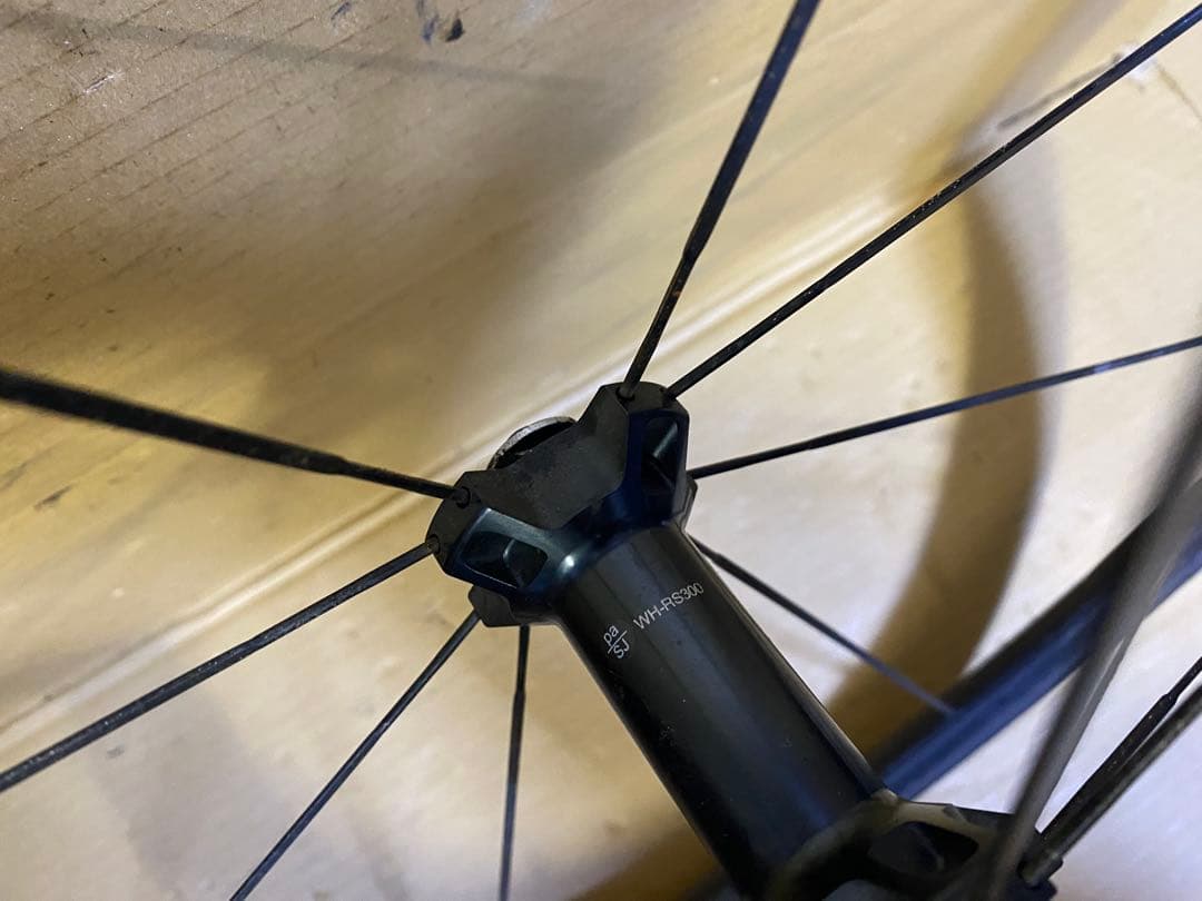 シマノ　WH-RS300 フロントのみ