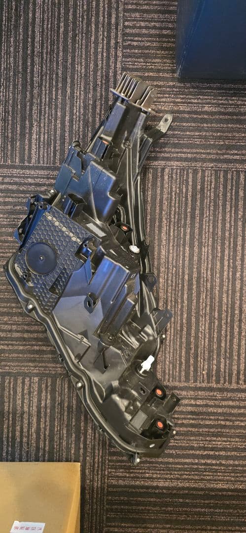 プリウス 60 Zグレード 助手席側 左 LEDヘッドライト ブラック 美品