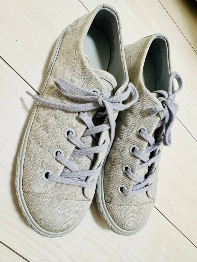 CHANEL シャネル グレー スニーカー 37 純正品 収納袋付き 値下げ済み