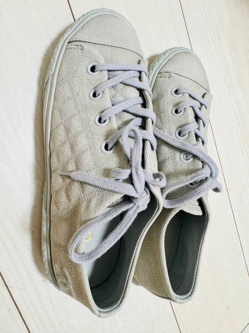 CHANEL シャネル グレー スニーカー 37 純正品 収納袋付き 値下げ済み