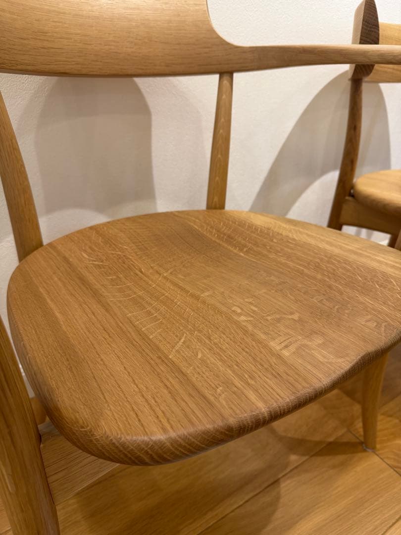 二脚セット　HIDA ダイニングチェア　２０２５年購入品　クレッセント①