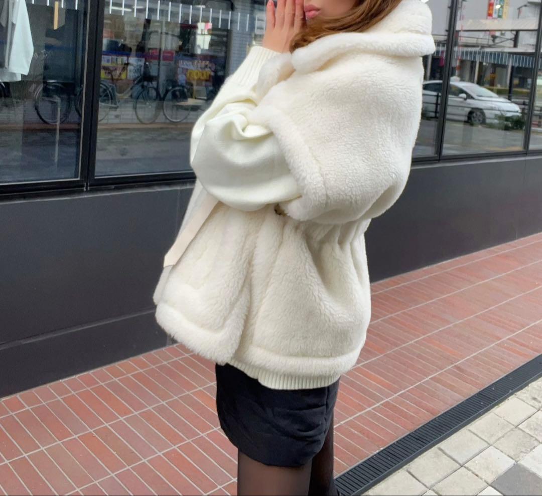 Mブローチ付き　テディベアケープ　ポンチョ