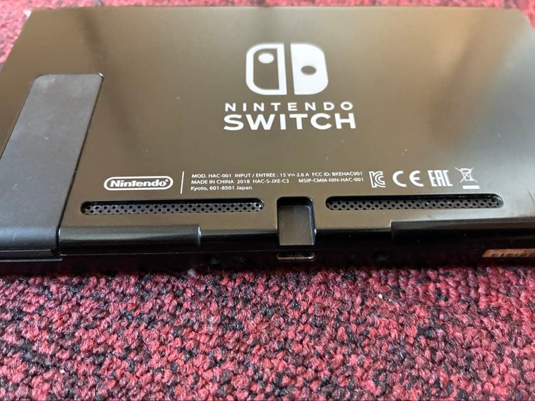 S*様 Nintendo Switch 本体 のみ 2018製