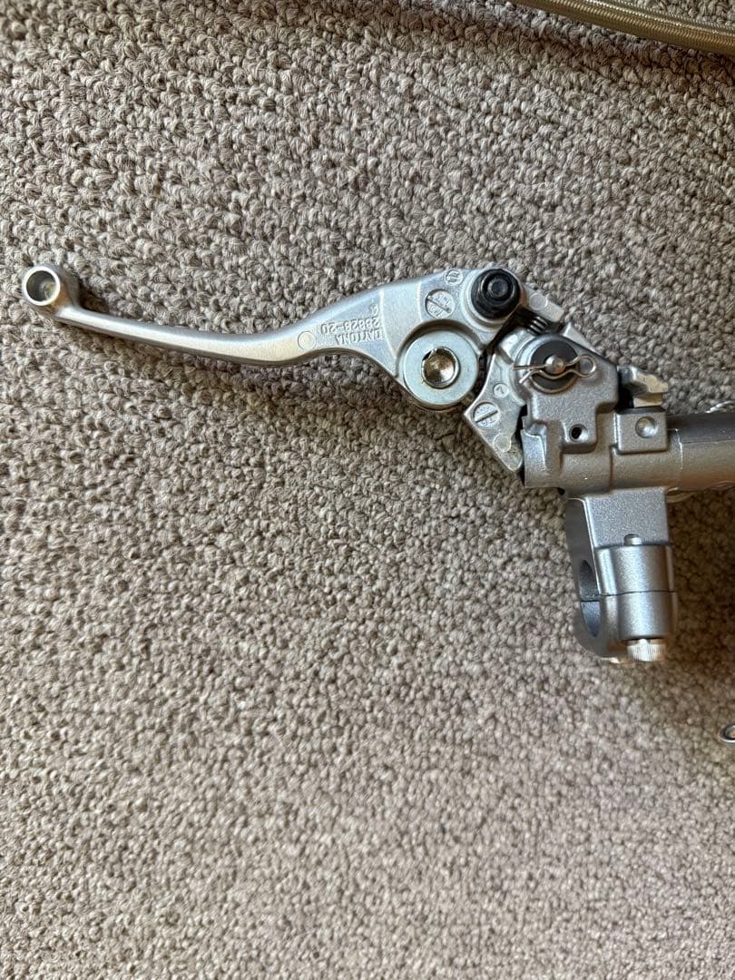 Brembo ブレーキキャリパー