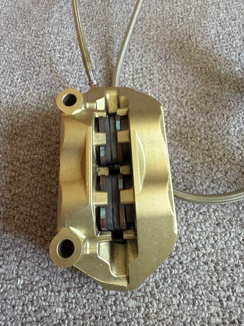 Brembo ブレーキキャリパー