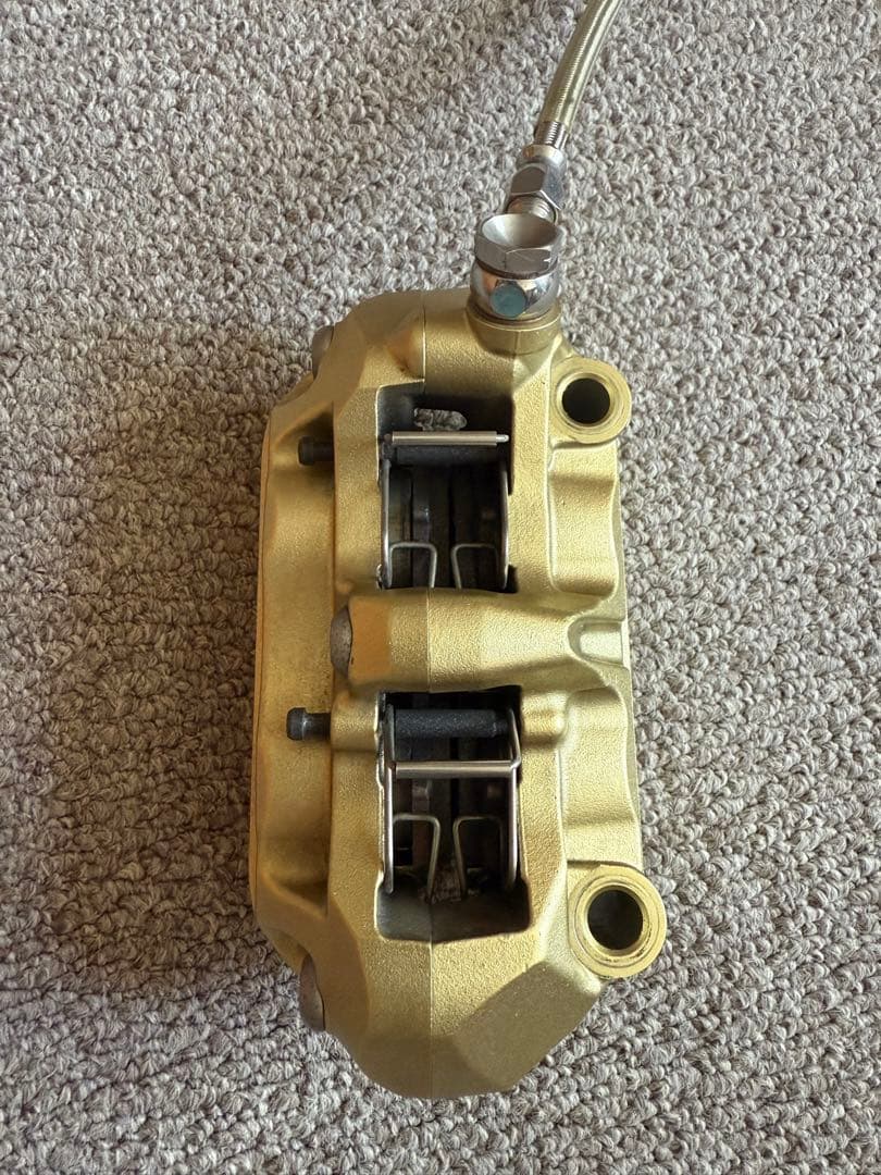 Brembo ブレーキキャリパー