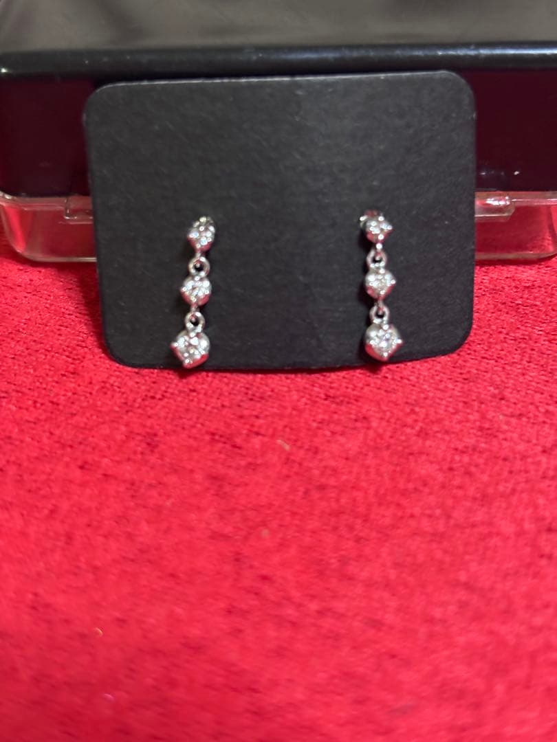 4℃ダイヤモンドピアス