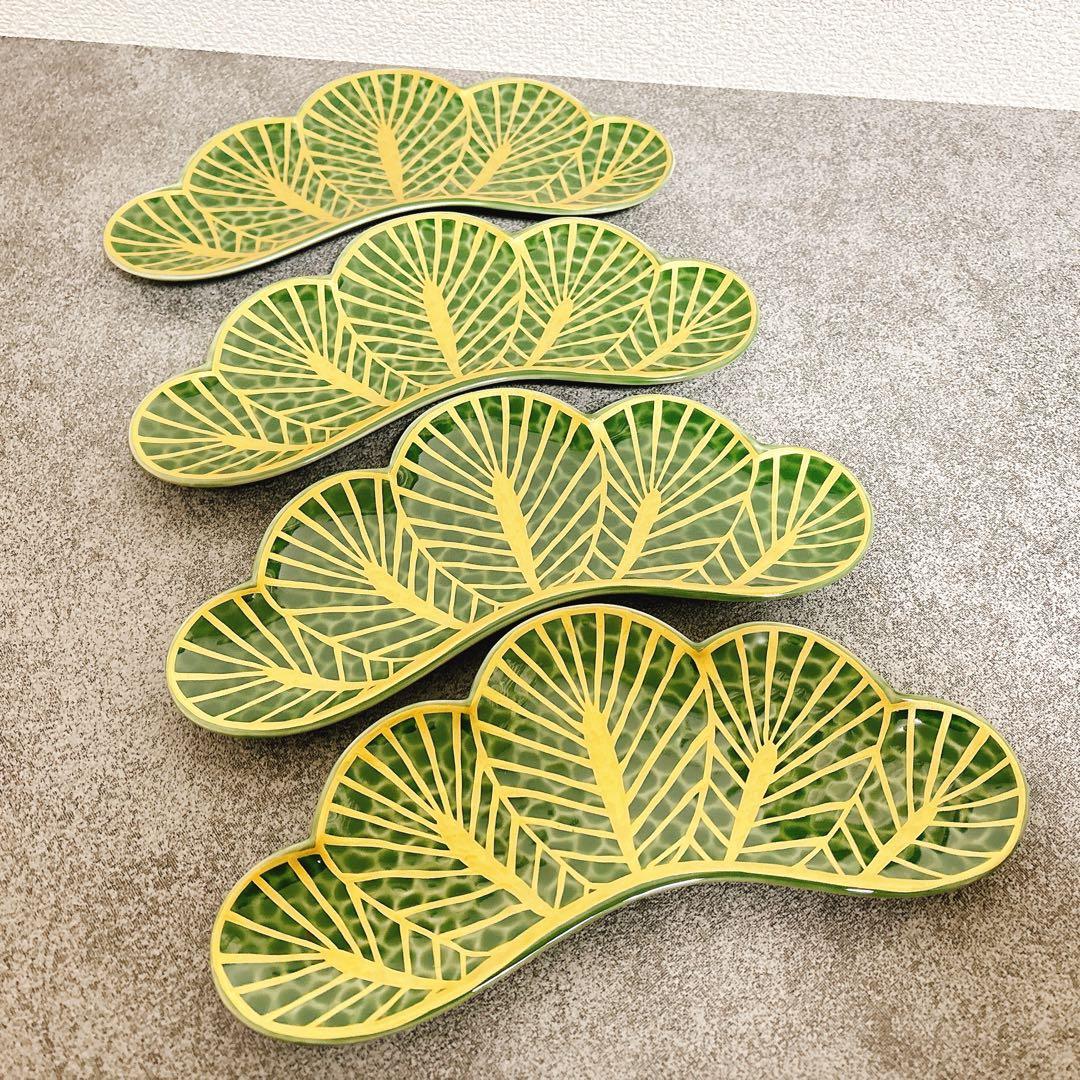 むぎちゃご依頼品　有田焼　幸楽窯　錦金松葉形前菜皿　茶緑金　4点セット