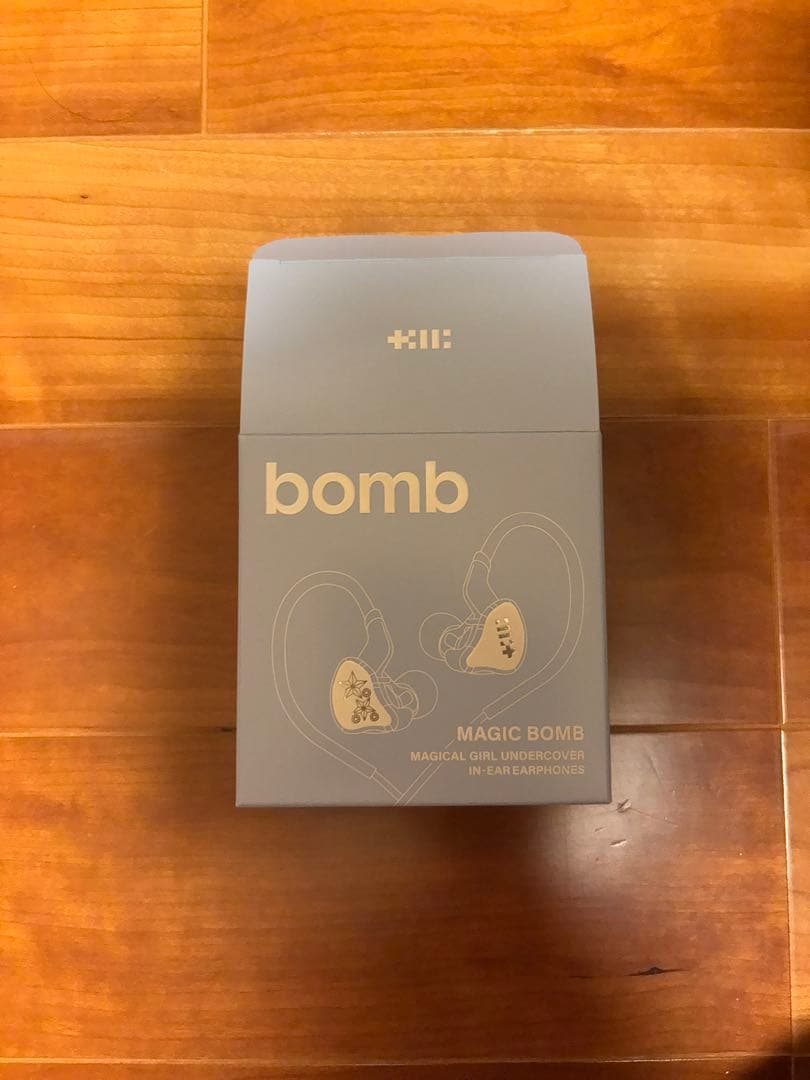 Illit bomb イヤホン アルバム　まりん♡