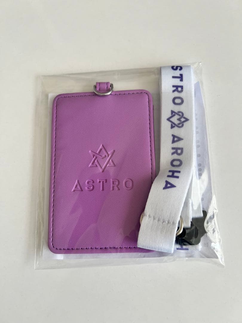 ASTROチャウヌ　ロロハ　キーホルダー&カードケース　セット