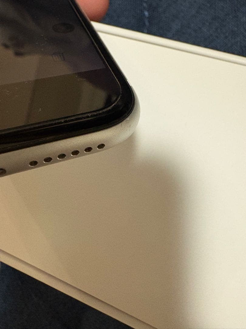 携帯電話本体 iPhone SE2 128GB