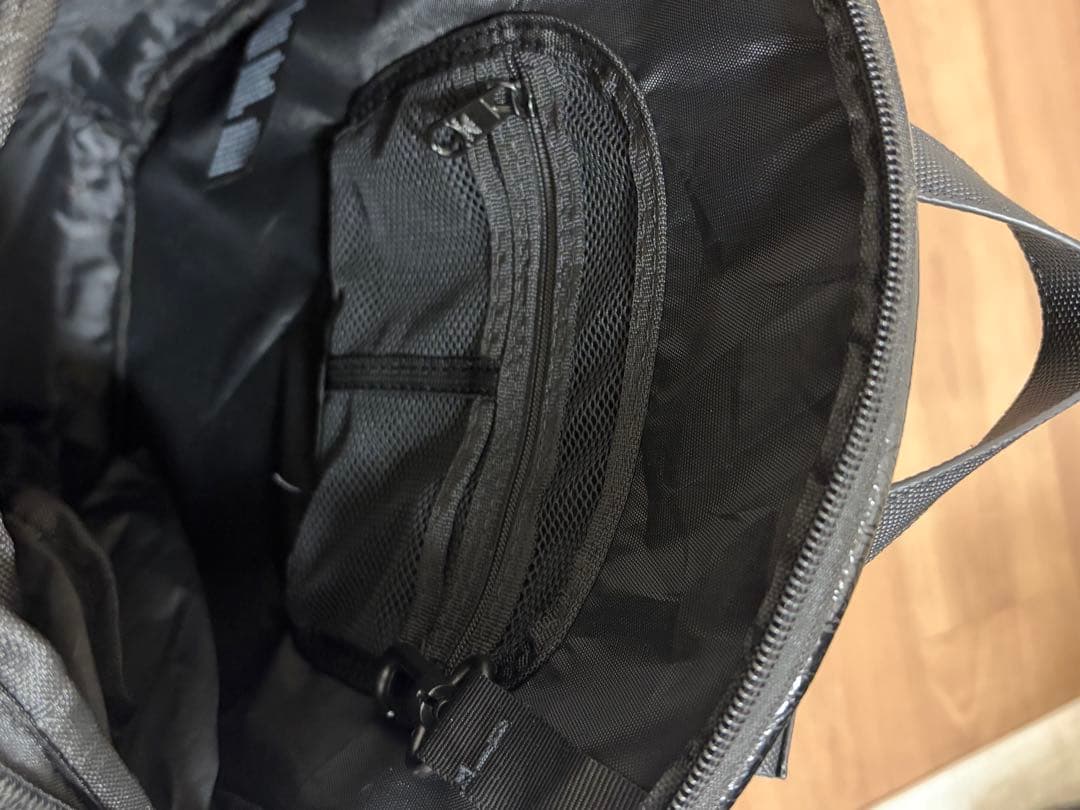 アディダス　バレンシアガ　リュック　美品