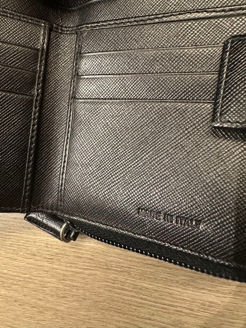 PRADA 二つ折り ケース サフィアーノレザー