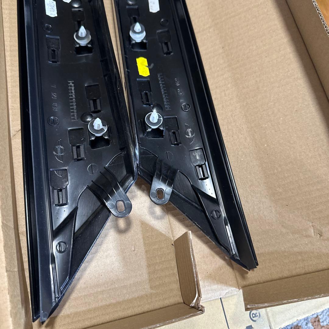中古品  ミニクーパー 純正品 Aピラー モール カバー 左右セット