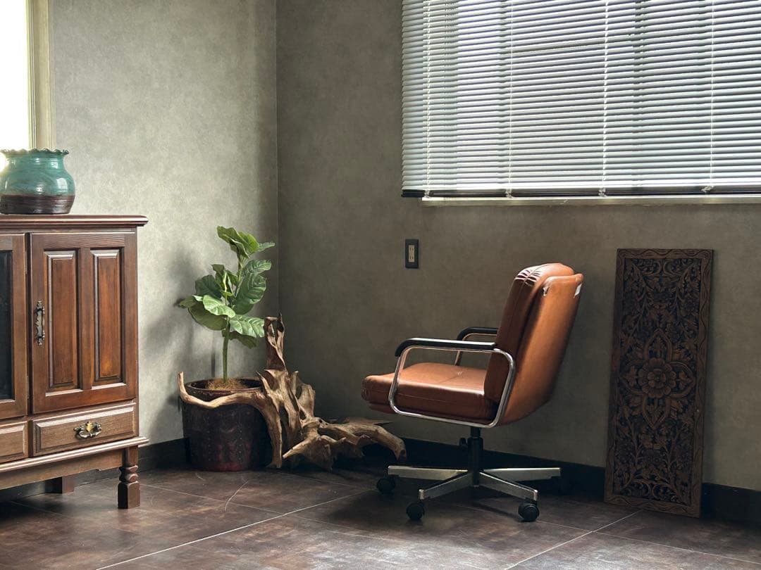 ②PLUS スイス　デスクチェア　レトロ　アームチェア　ミッドセンチュリー IH