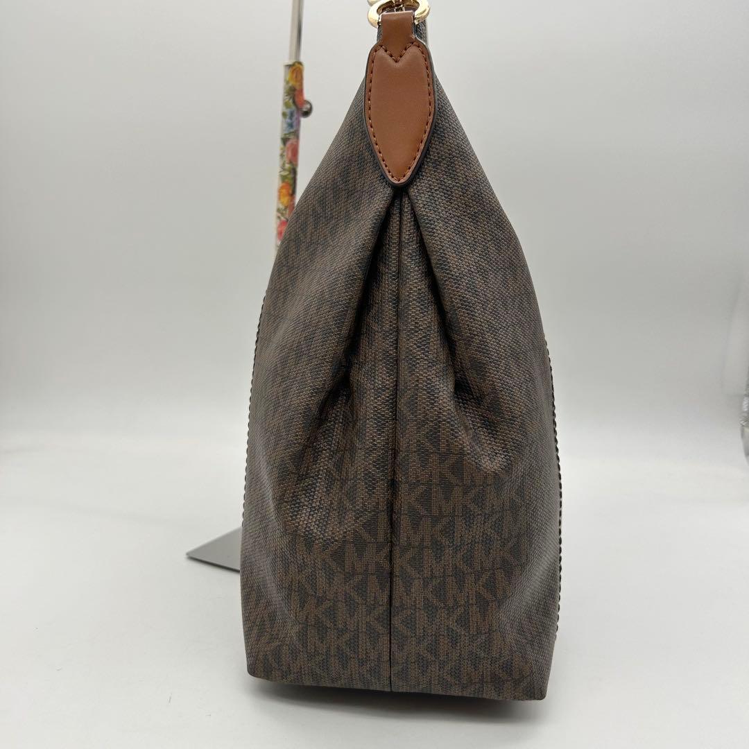 未使用級　マイケルコース　ショルダーバッグ　2way　pvc　MK柄　ロゴ　A4