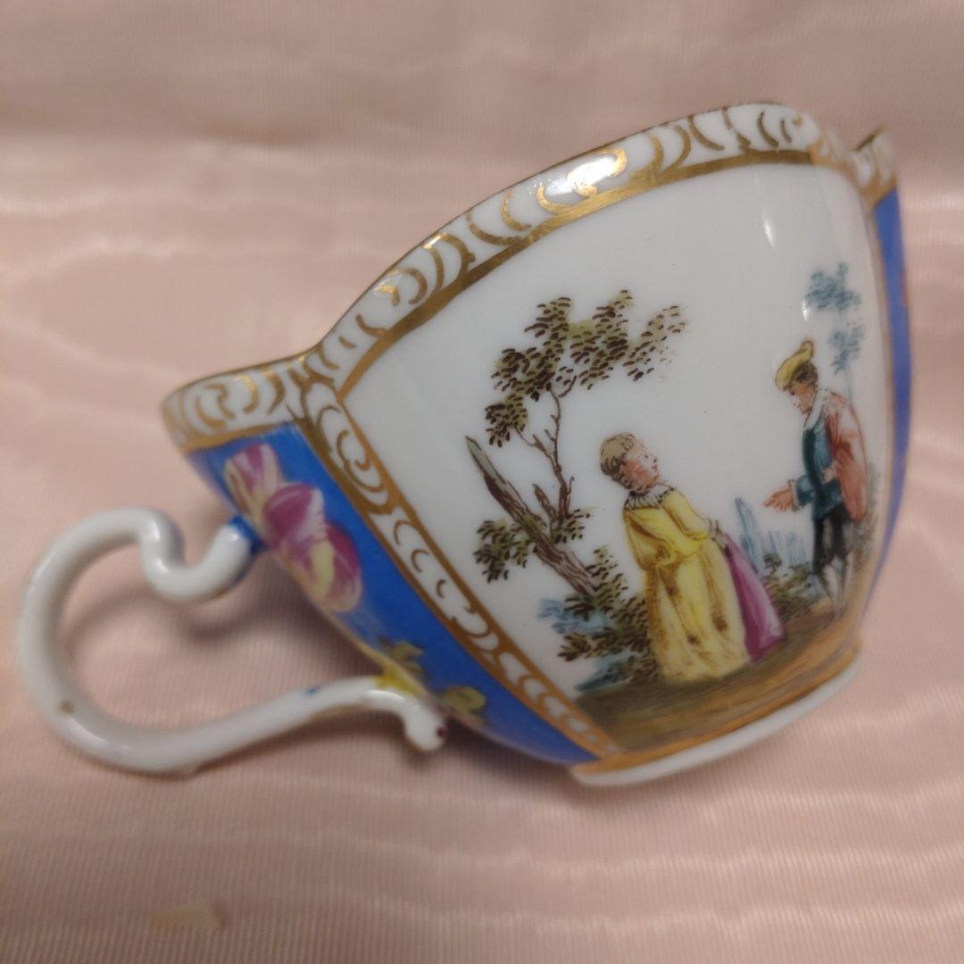 ドレスデンのカップ＆ソーサーです。