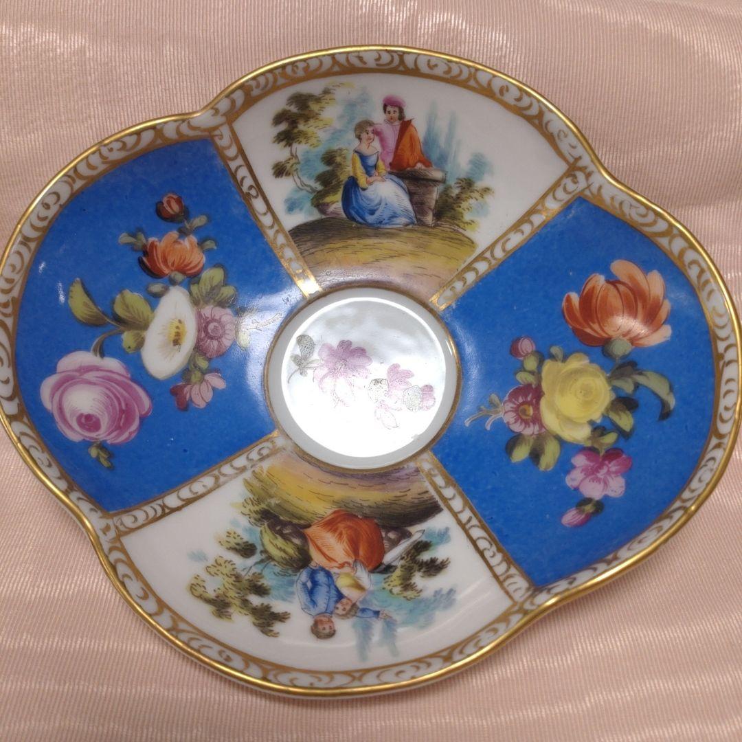 ドレスデンのカップ＆ソーサーです。