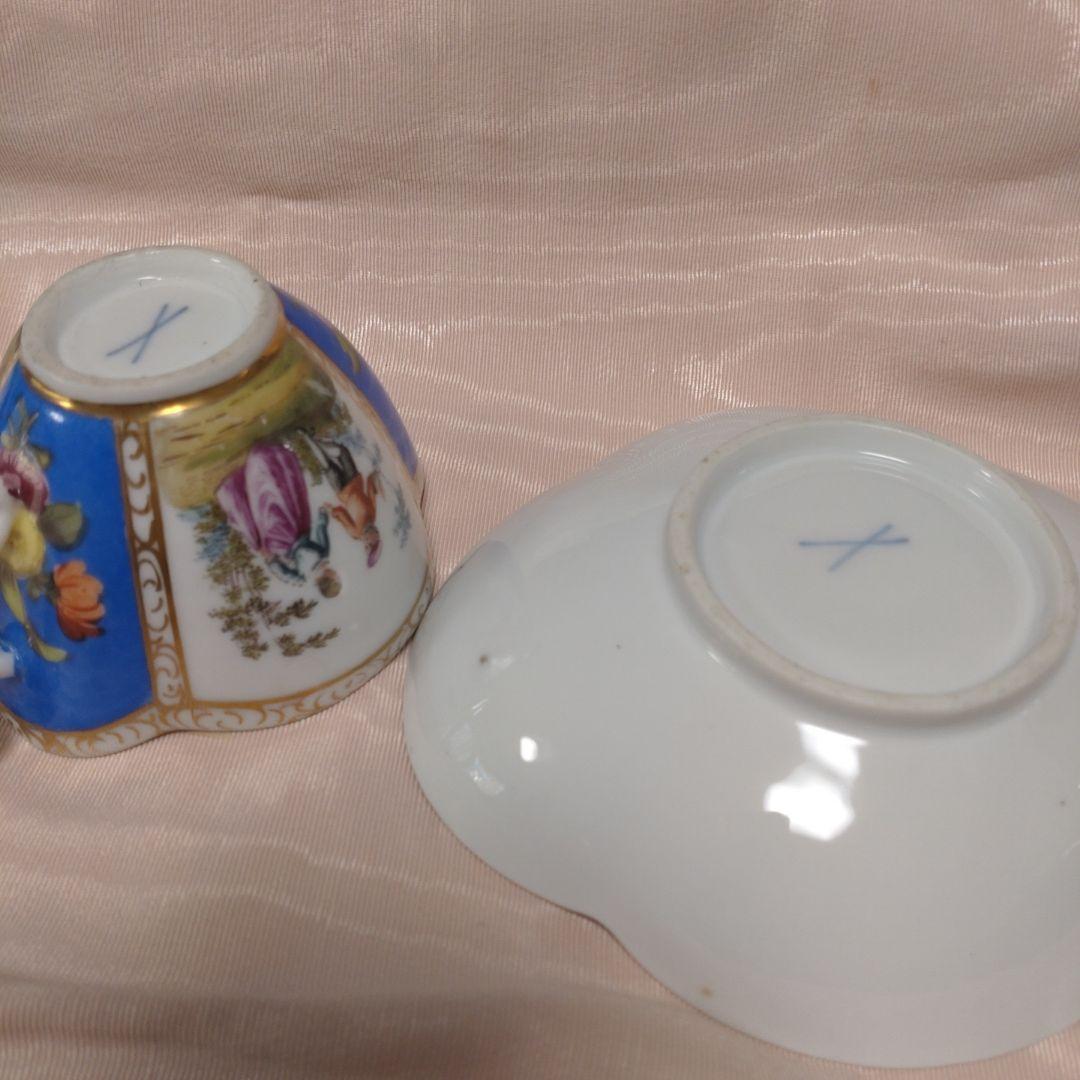 ドレスデンのカップ＆ソーサーです。
