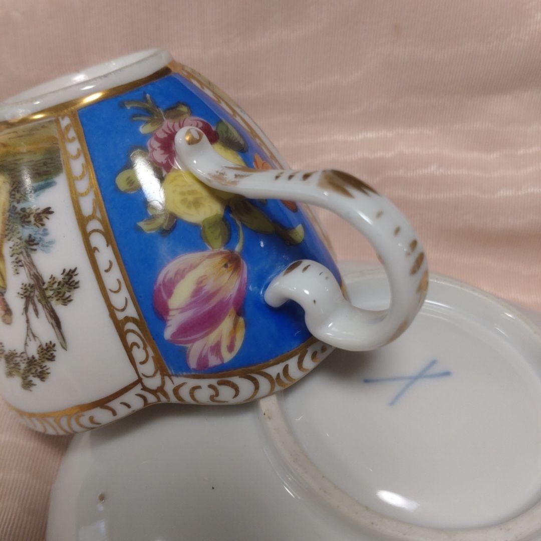 ドレスデンのカップ＆ソーサーです。