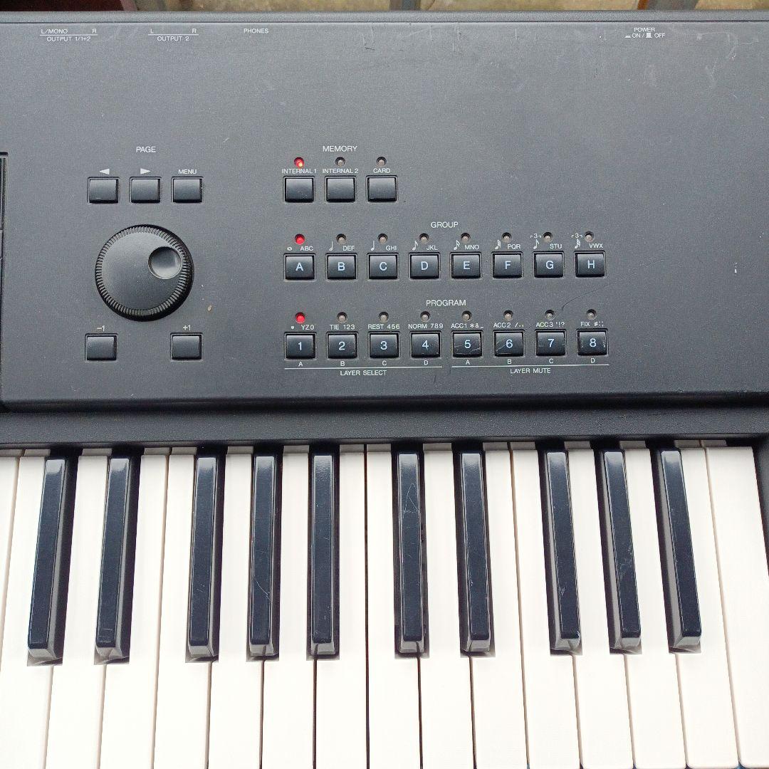 Yamaha SY85　シンセサイザー