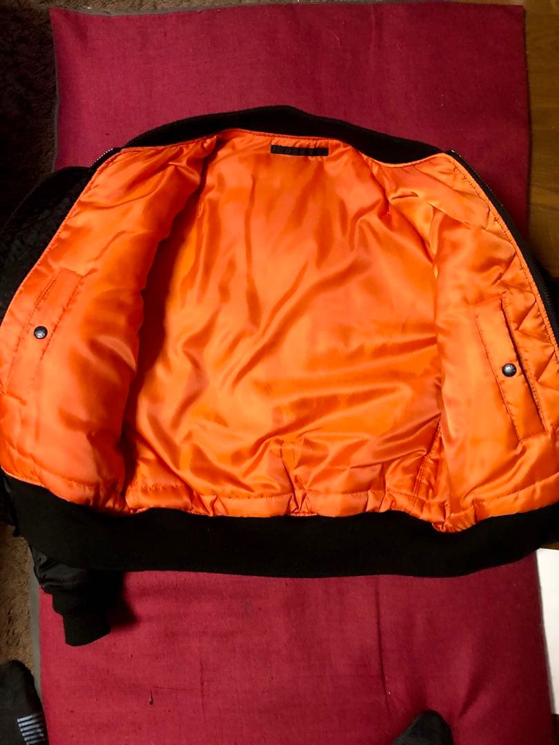 美品AVIREX MA-1フライトジャケット黒Ｍコマーシャルロゴデカアーチロゴ