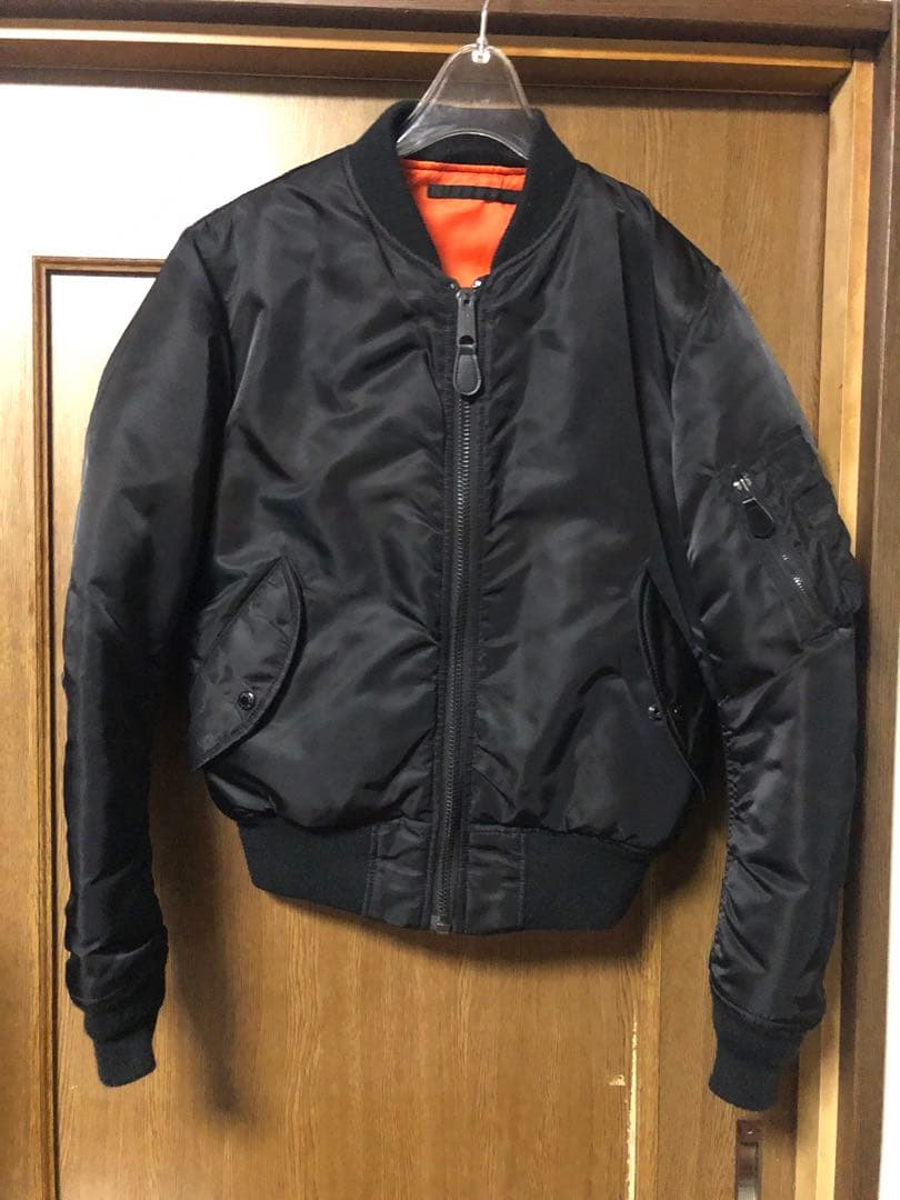 美品AVIREX MA-1フライトジャケット黒Ｍコマーシャルロゴデカアーチロゴ