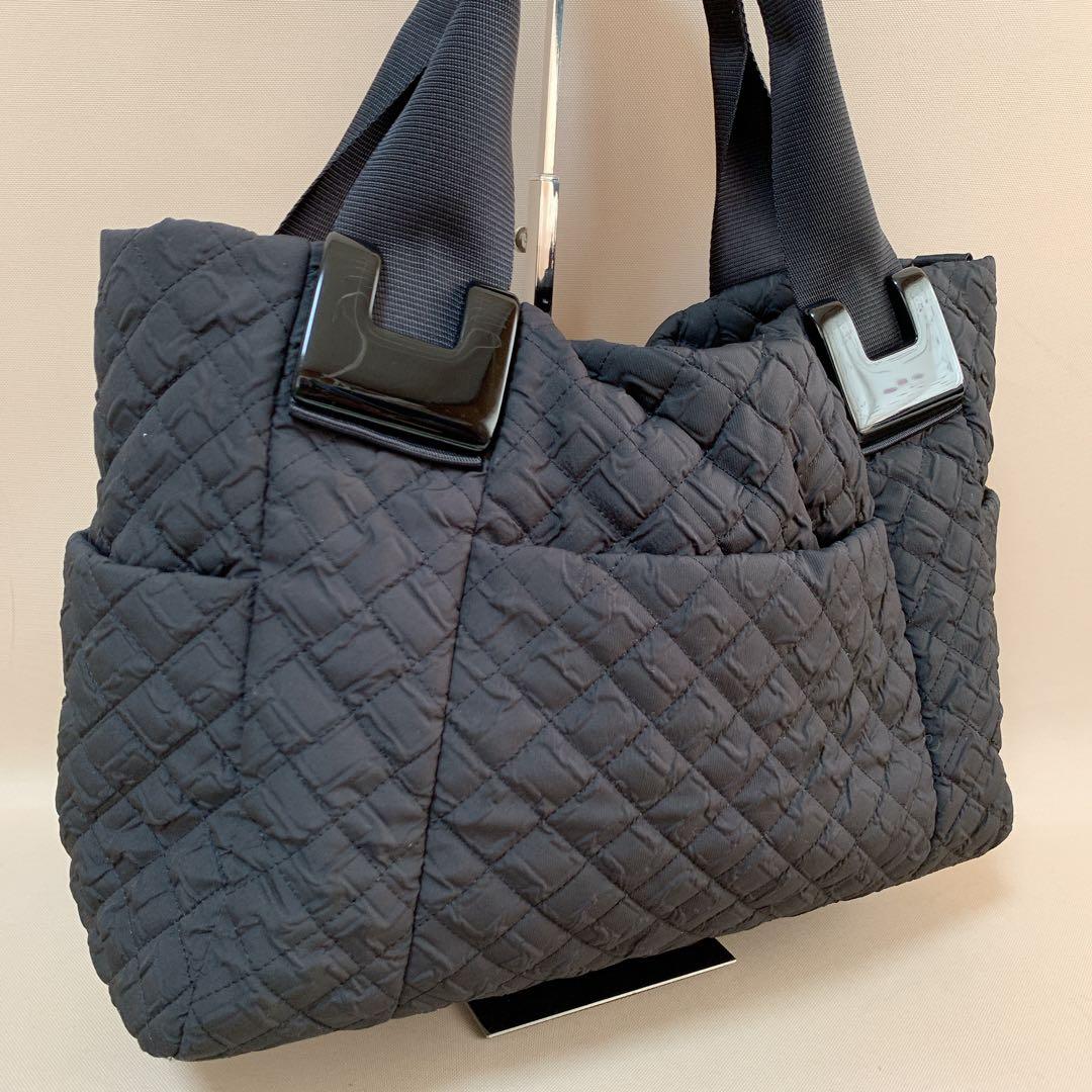 イアパピヨネ《A4可/ショルダー付き》キルティング 樹脂パーツトートバッグ M