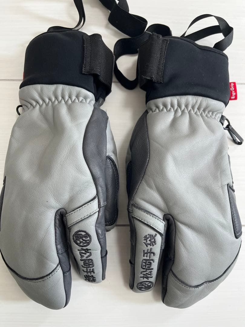 松岡手袋　グレー レザー 手首ストラップ付き