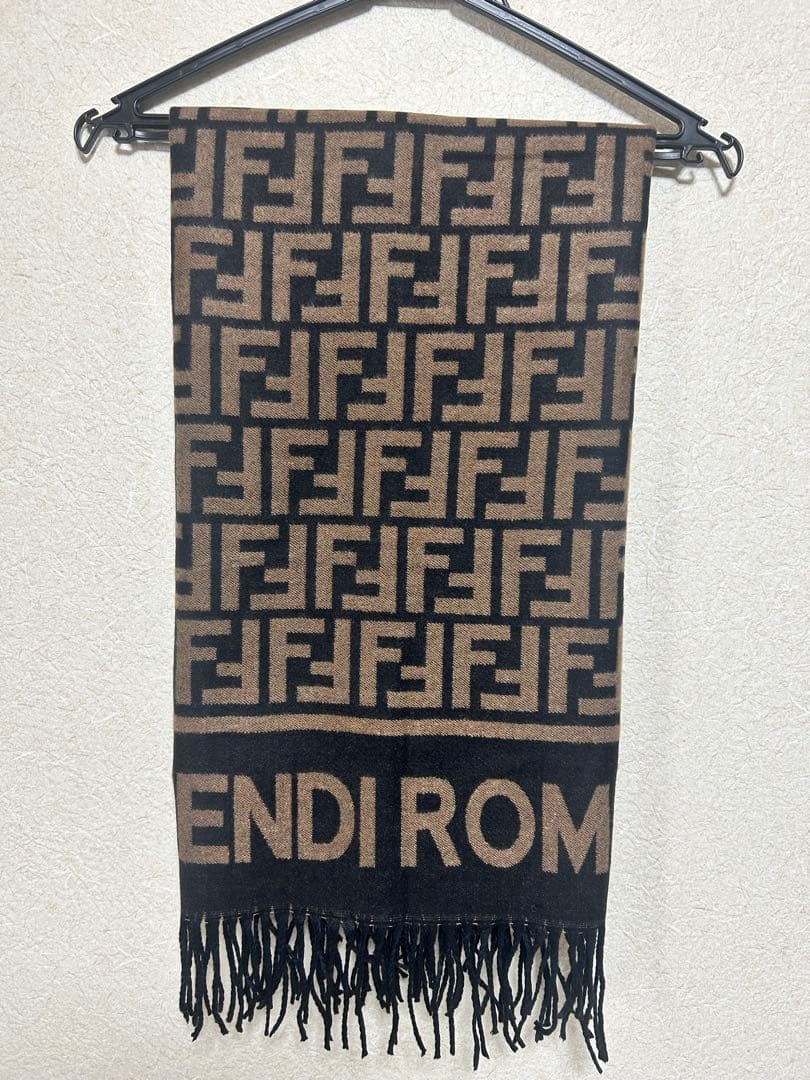 フェンディ マフラー