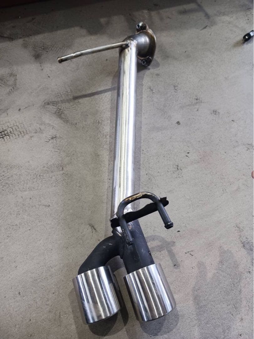 カムリWS リアストマフラー