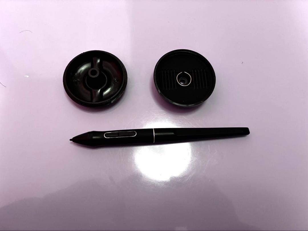 値下げしました。HUION kamvas 13 液タブ　ペンタブ　タブレット