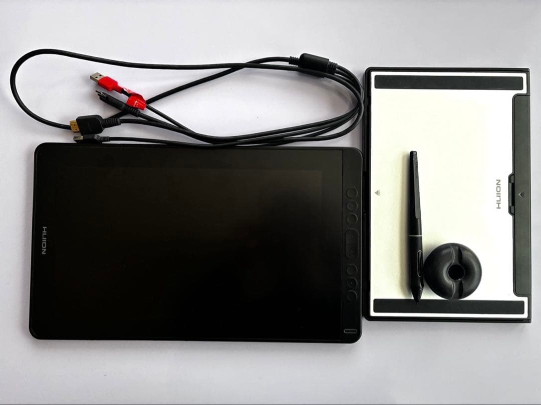 値下げしました。HUION kamvas 13 液タブ　ペンタブ　タブレット