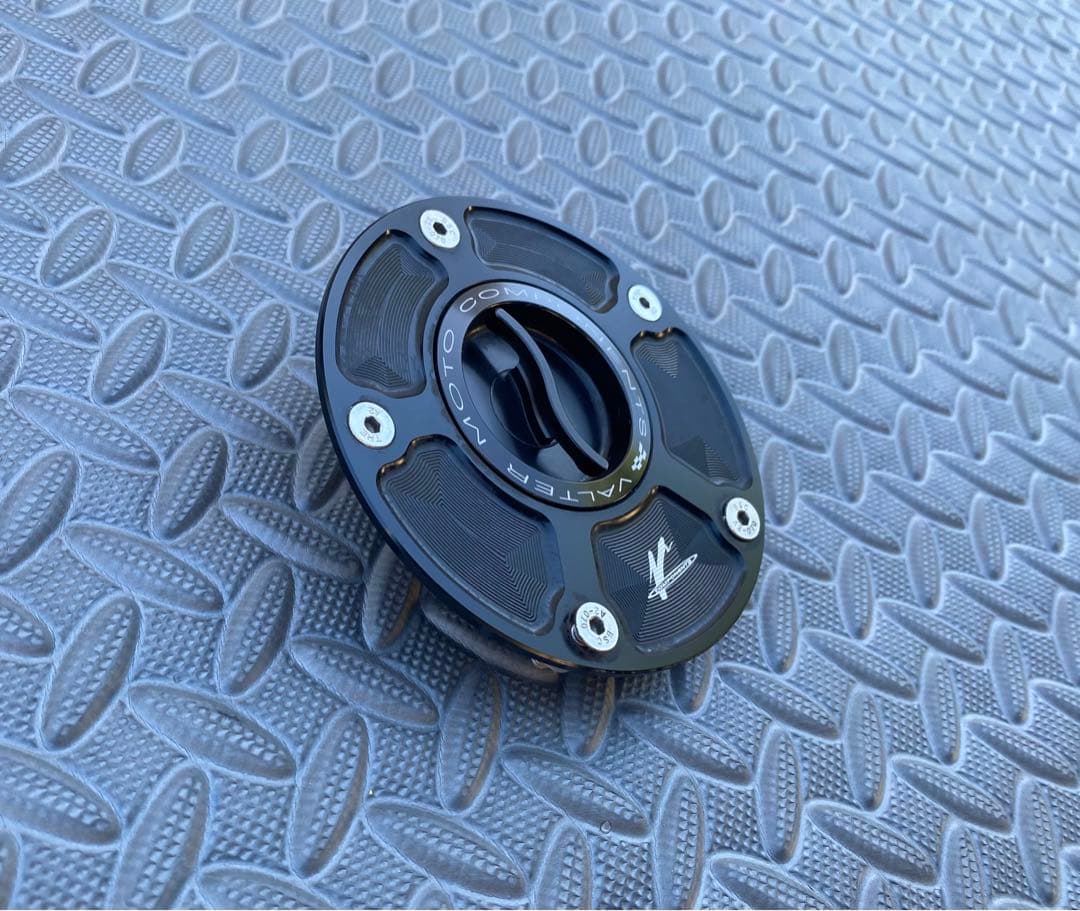 とも バルターモト タンクキャップ ZX6R ニンジャ バイク