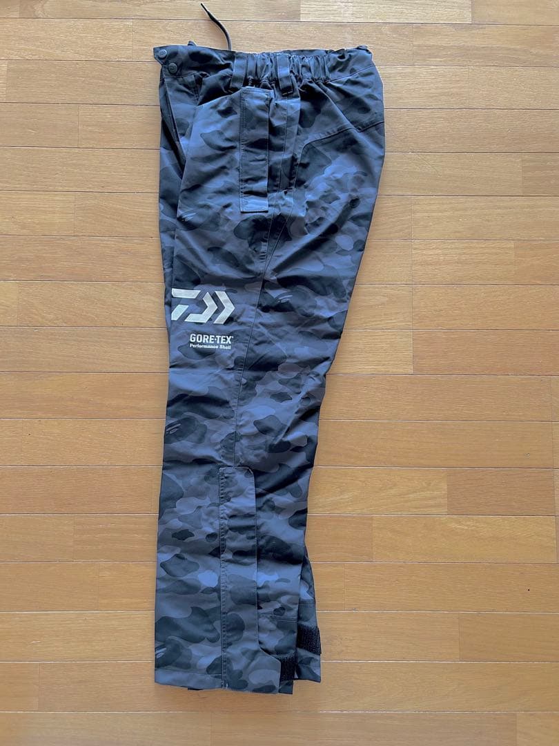 A BATHING APE x DAIWA フィッシングパンツ