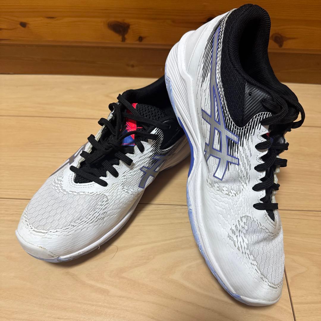 お得！！ASICS バレーボールシューズ25.5cm 4E
