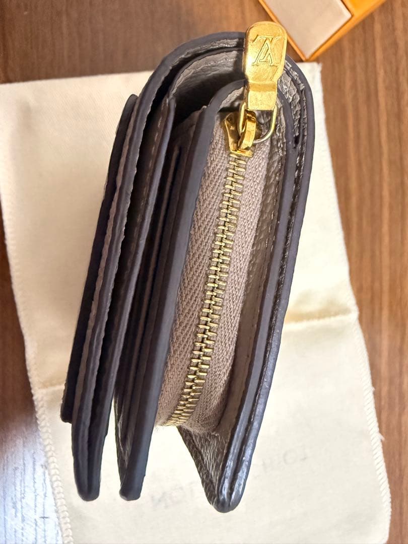 LOUIS VUITTON ポルトフォイユクレア　トゥルトレール