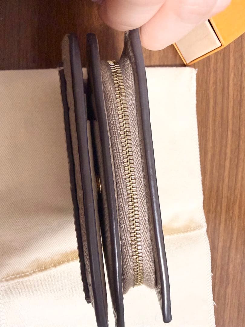 LOUIS VUITTON ポルトフォイユクレア　トゥルトレール