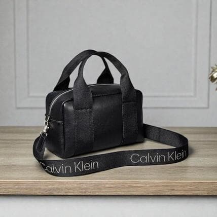 カルバンクライン 軽量 コンパクト クロスボディバッグ 斜め掛け