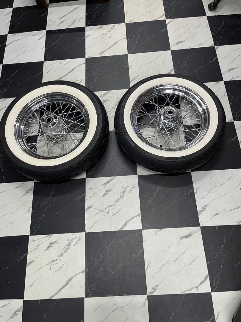 ハーレー　純正ホイール・タイヤセット　前後　ソフテイル　デラックス　FLSTN