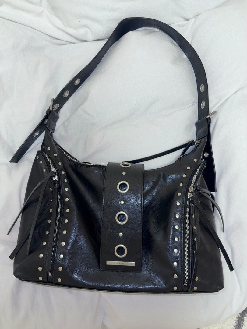 ILLIGO【RIFF EYELET BIG SHOULDER BAG】