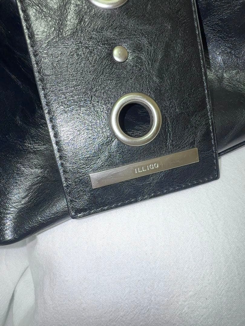 ILLIGO【RIFF EYELET BIG SHOULDER BAG】